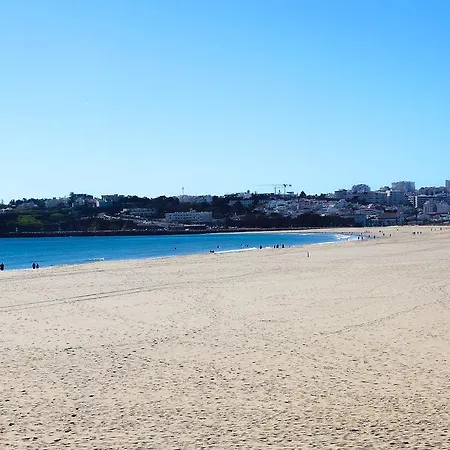 Filipe House, * Lagos