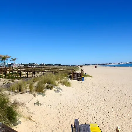 Filipe House, * Lagos